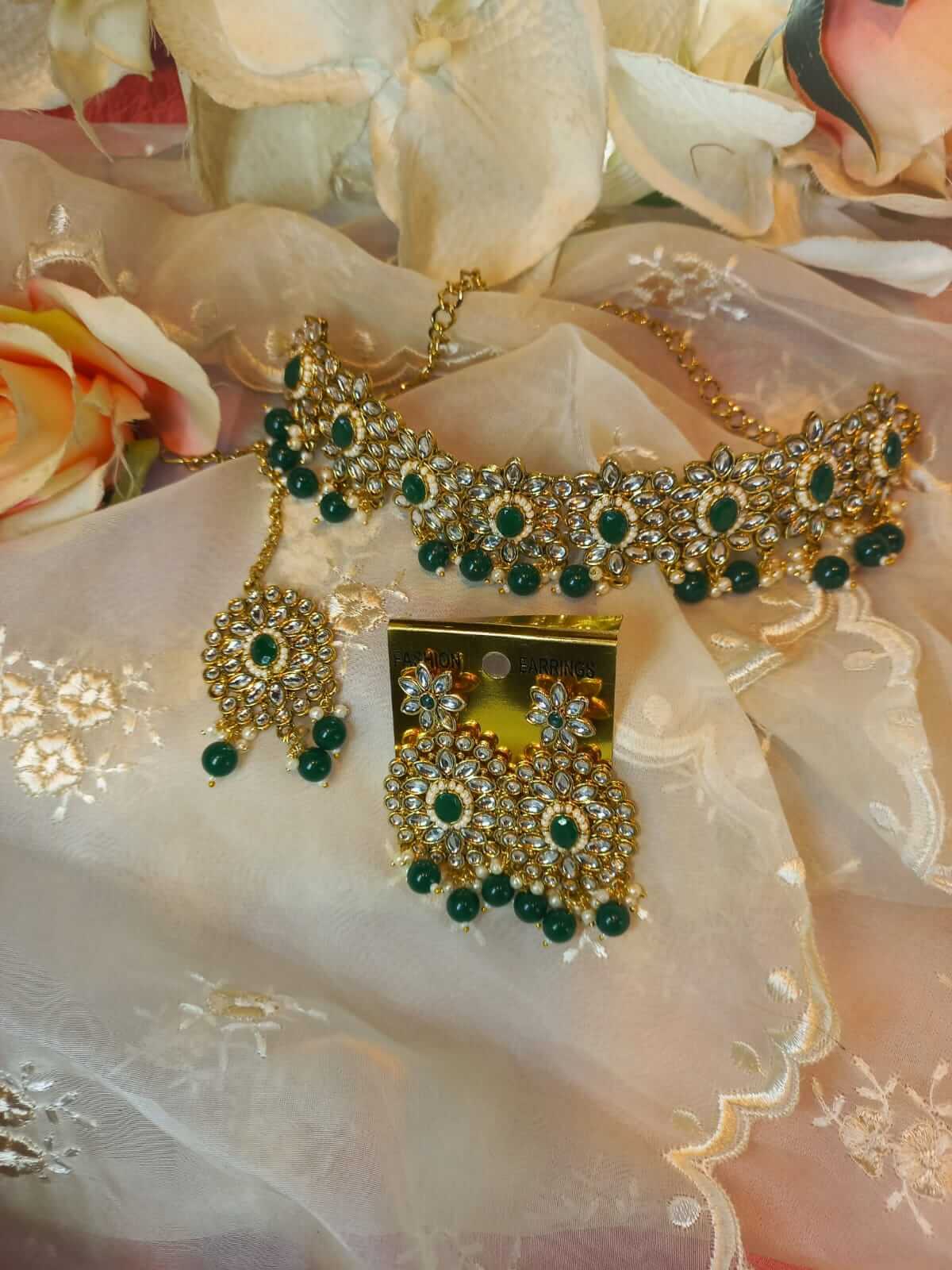 Bottle green choker set