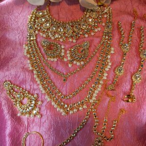Dezi bridal jewellery set