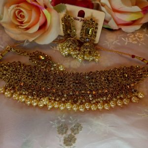 Crystal.pearly choker set