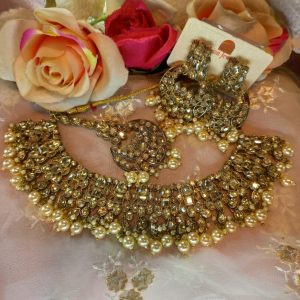 Light gold pearly crystal choker set