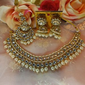 White stoned crystal choker set