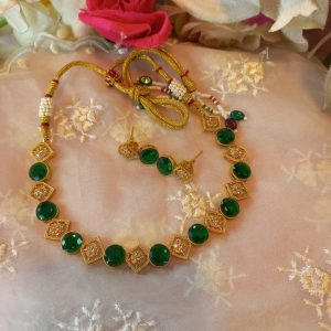 Gold and green choker set