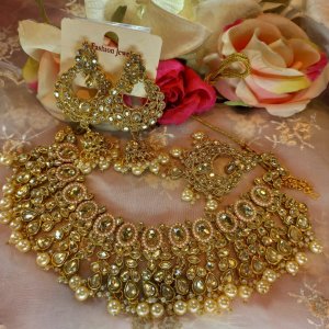 Light gold pearly crystal chain