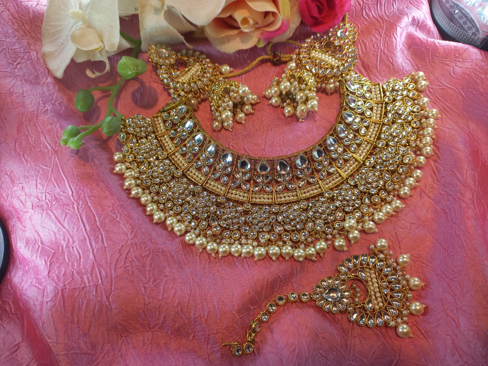 12-Crystal-pearly-choker-set-R999.jpeg Crystal pearly choker set