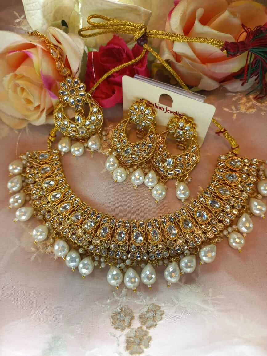 21-1.jpeg Crystal white stoned pearly chain set