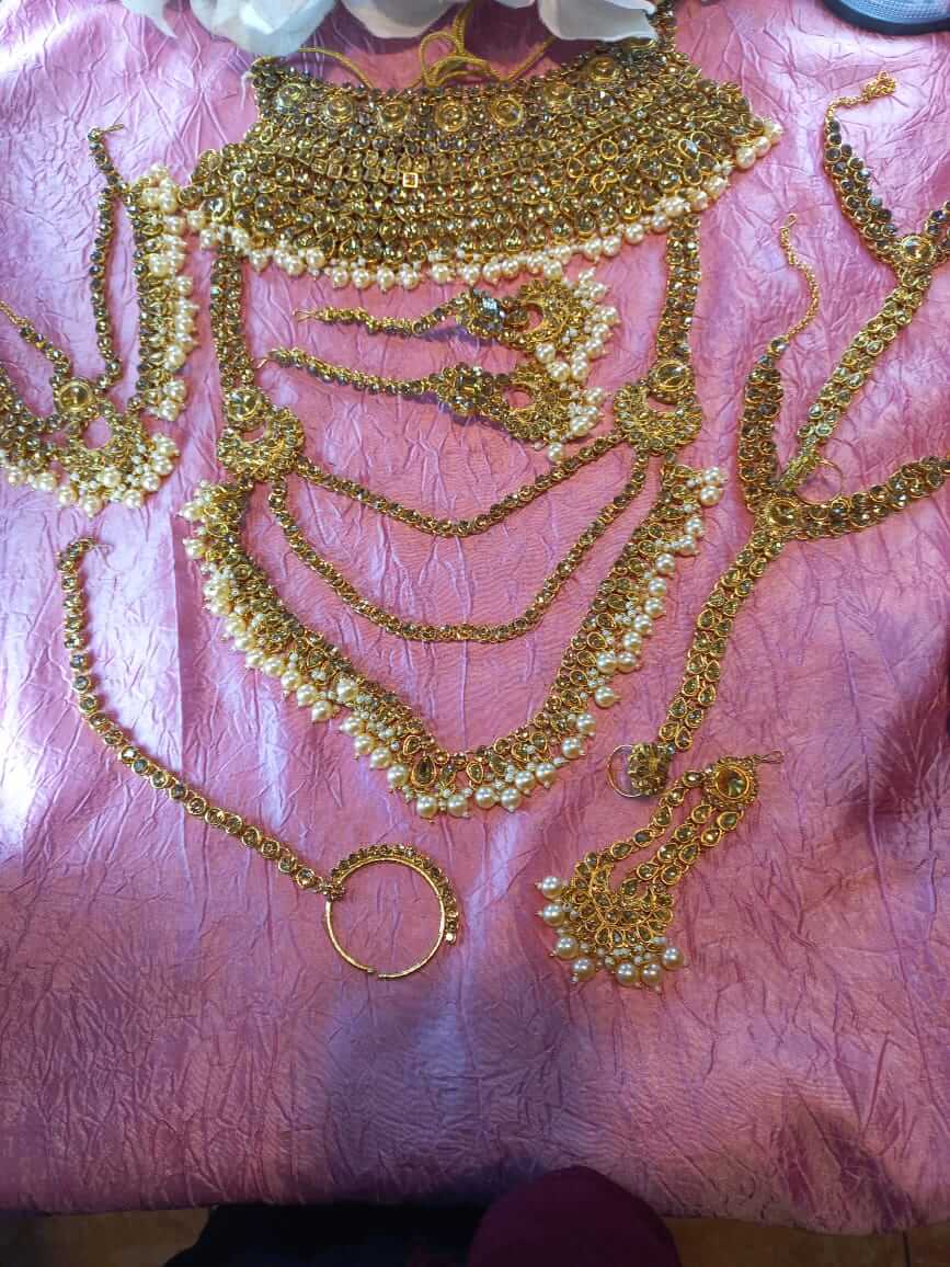 3.jpeg Kundan bridal jewellery set