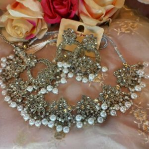 Silver crystal pearly set