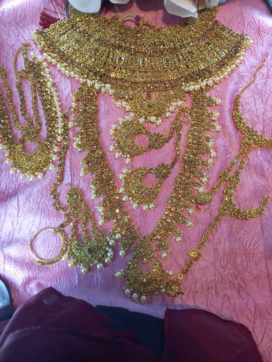 4.jpeg Kundan bridal jewellery set