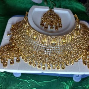 Broad Gold crystal choker