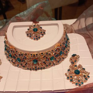 Choker set with earrings