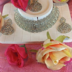 Crystal choker set