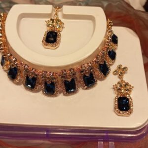 Crystal choker set