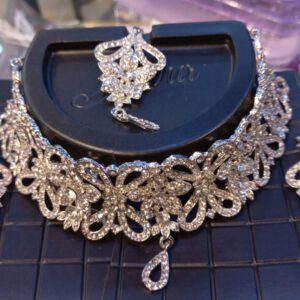 Crystal choker set
