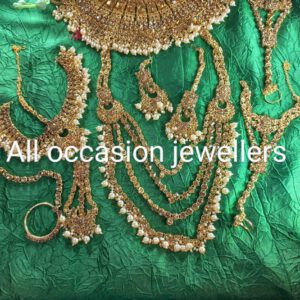 Gold crystal bridal jewellery set