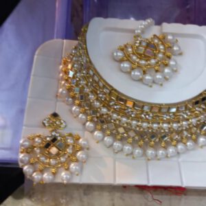 Gold pearl mirror set