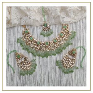 Kundan dezi set