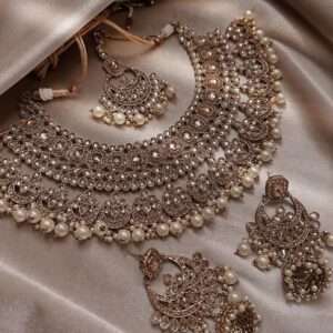 Kundan dezi pearl set