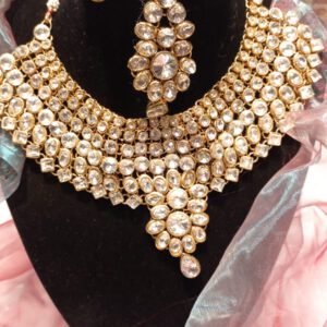 Kundan set with earrings sir bhandi