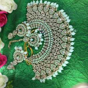 Light green crystal choker set