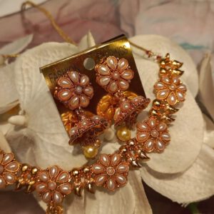 Pearl choker set with earrings