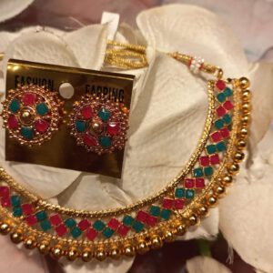 Red an green choker set