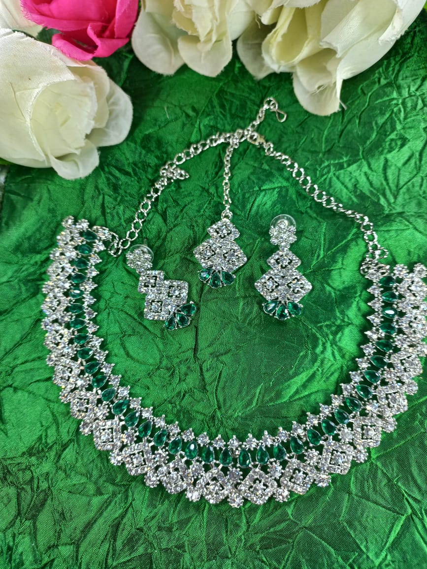 Silver-crystal-choker-set-with-bottle-green-stones.jpeg Silver crystal choker set with bottle green stones