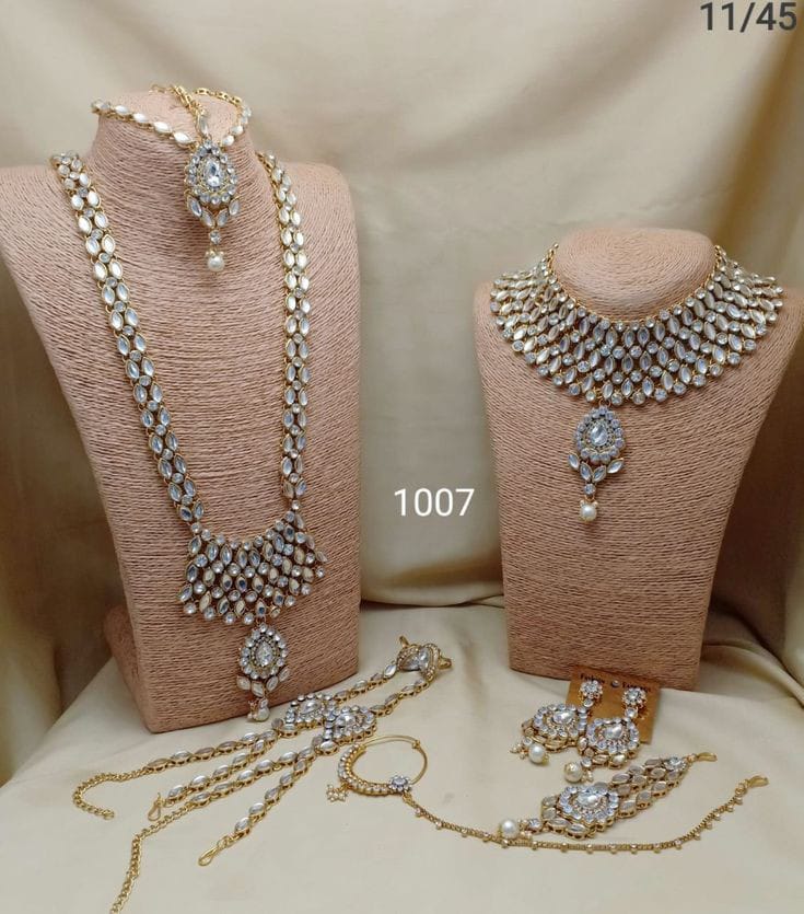 Silver-kundan-bridal-se.jpeg Silver kundan bridal set