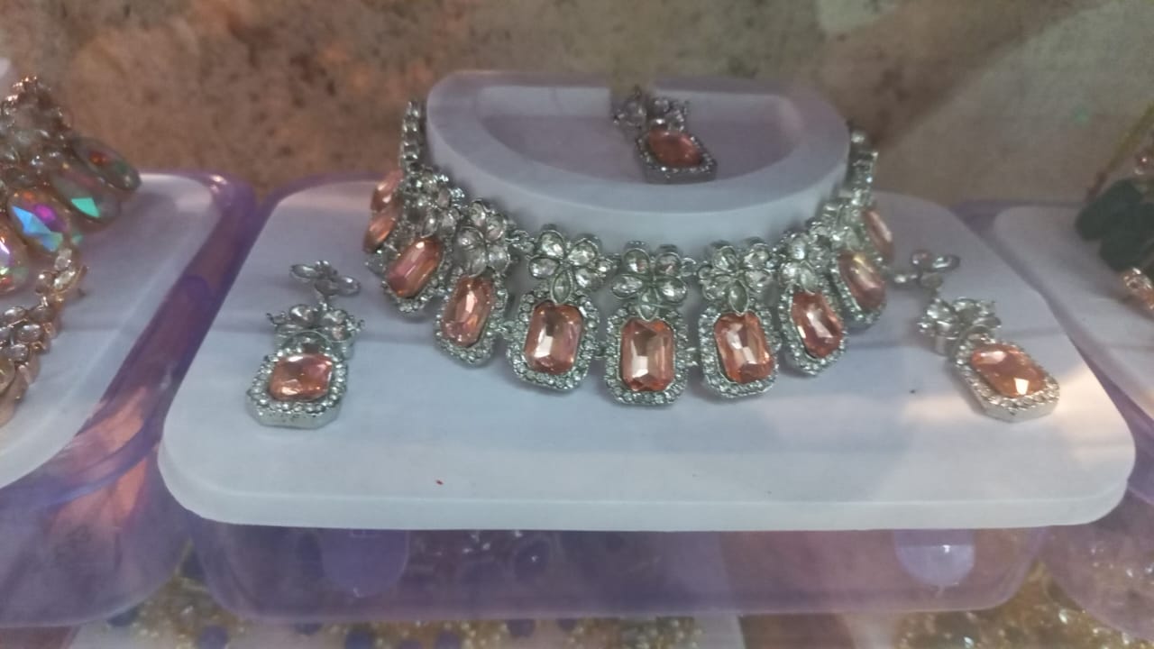 WhatsApp-Image-2022-10-09-at-10.26.06-AM.jpeg Pink crystal set