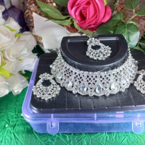 Crystal polki set with pearls shape stones