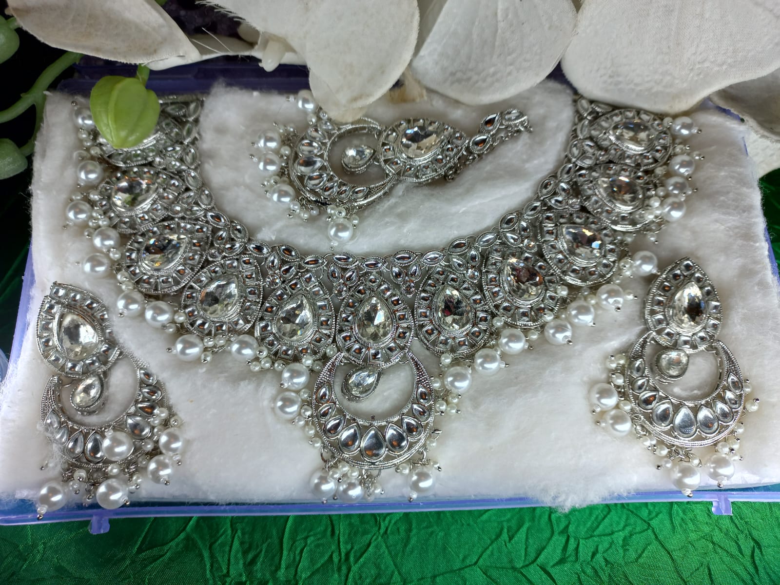 WhatsApp-Image-2022-12-04-at-13.48.27.jpeg Kundan polki crystal set with pearls shape crystals